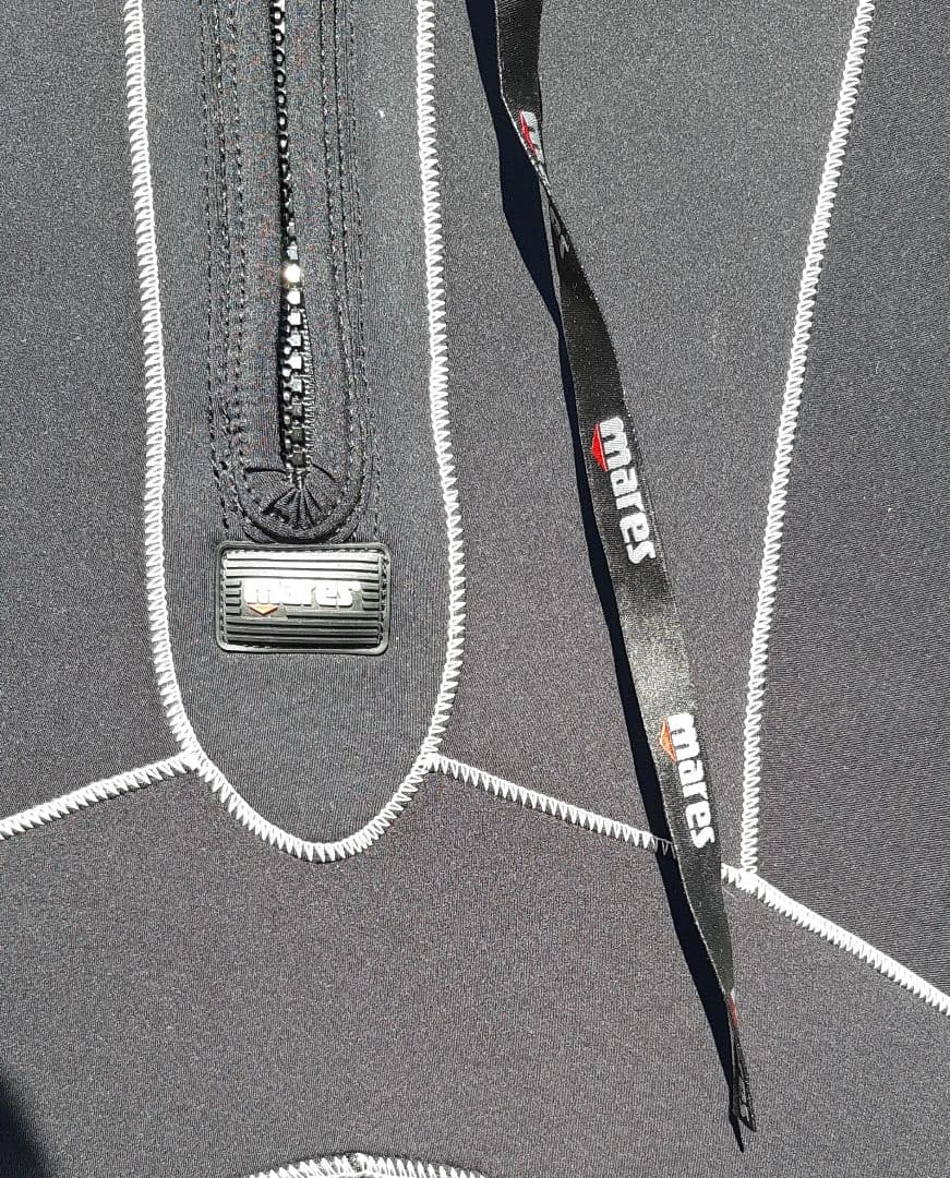 Maresウエットスーツ　L 5mm　身長172〜179cm(メーカー推奨値)