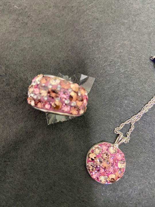 スワロフスキー　リングとペンダントトップ