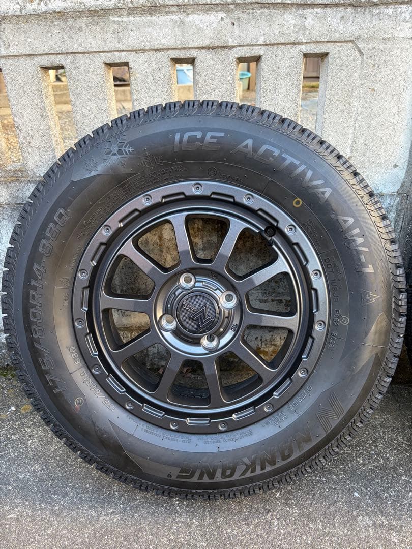【美品】ナイトロパワー M10 PERSHING 175/80r14スタッドレス