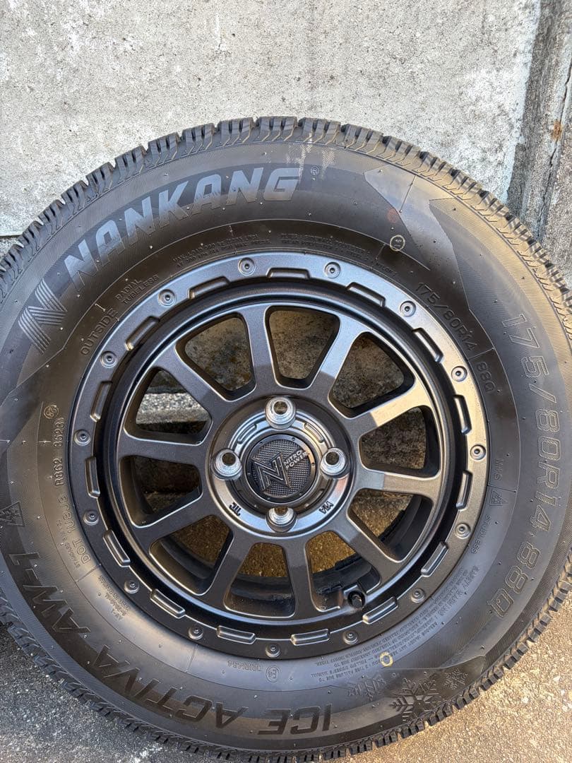 【美品】ナイトロパワー M10 PERSHING 175/80r14スタッドレス