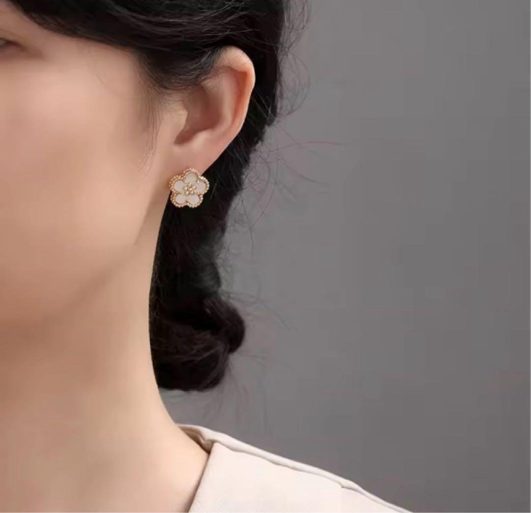 ✨高品質✨ハイクオリティ　ピンクゴールド　ラッキー　フラワー　ピアス✨