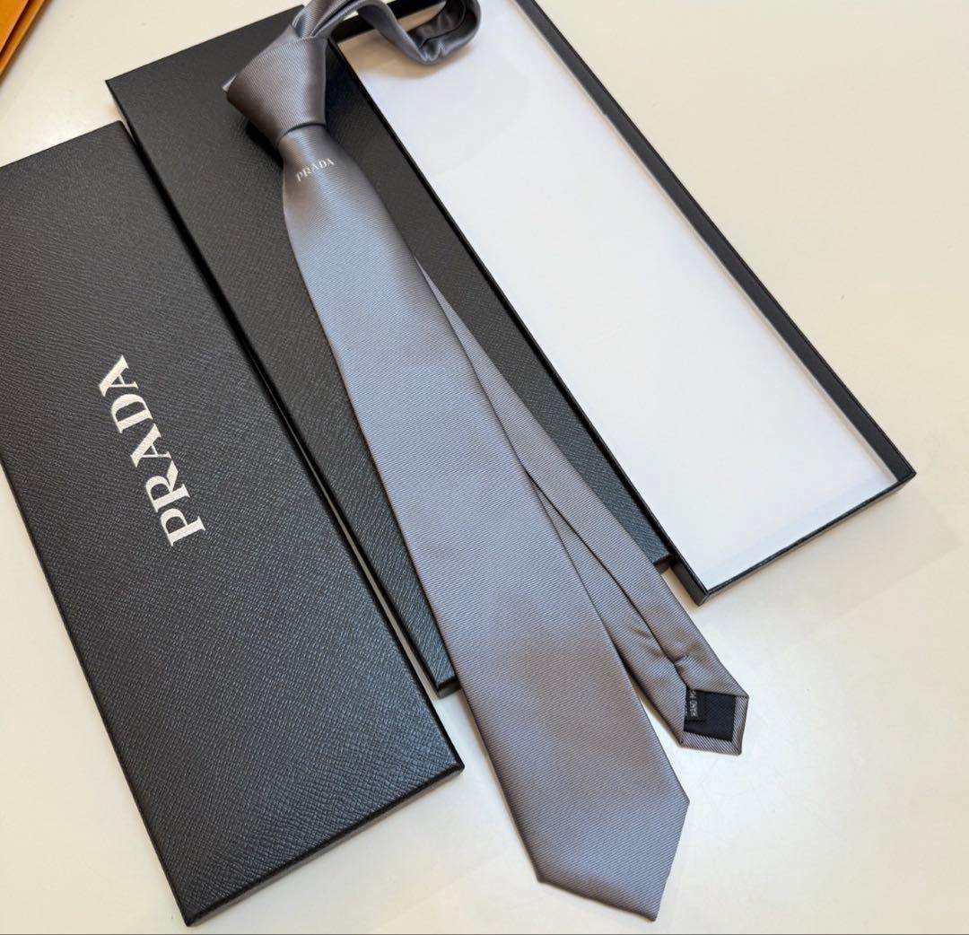PRADA ネクタイ グレー