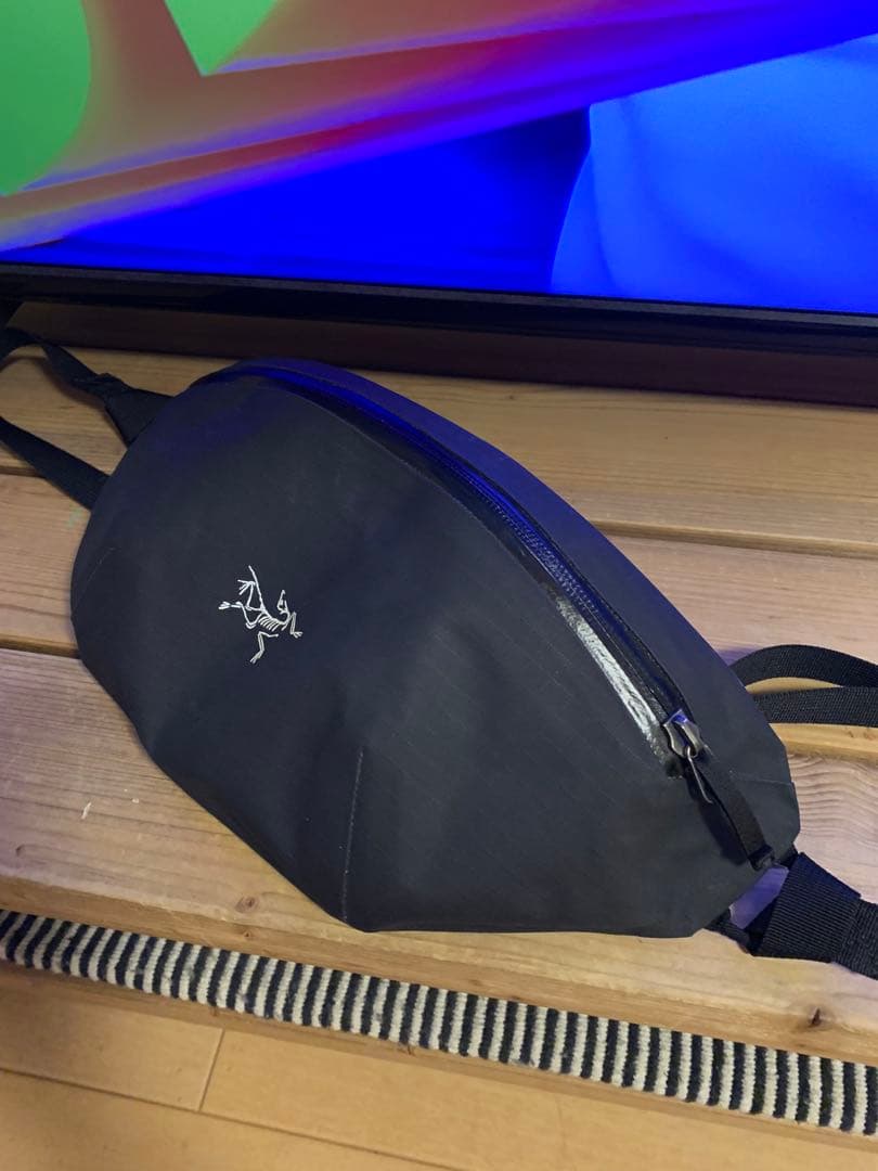 Arc'teryx ブラック クロスボディバッグ