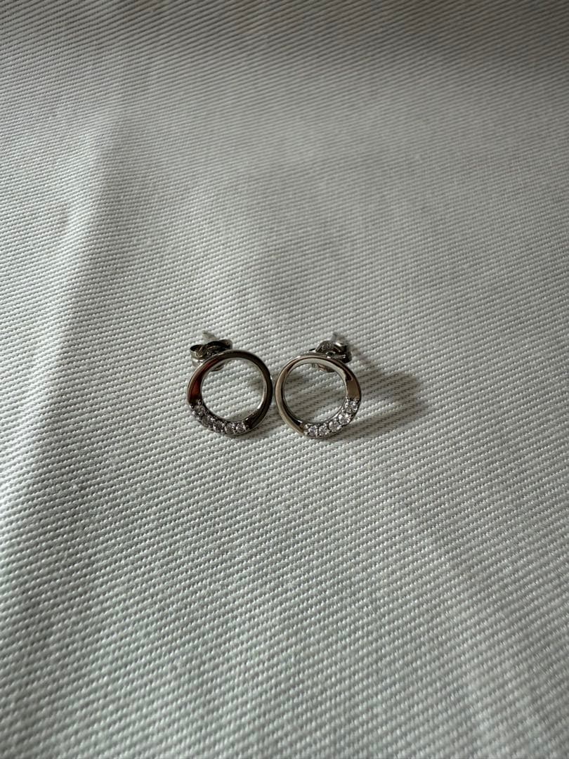 ete ビジューサークルピアス シルバー ケース付き