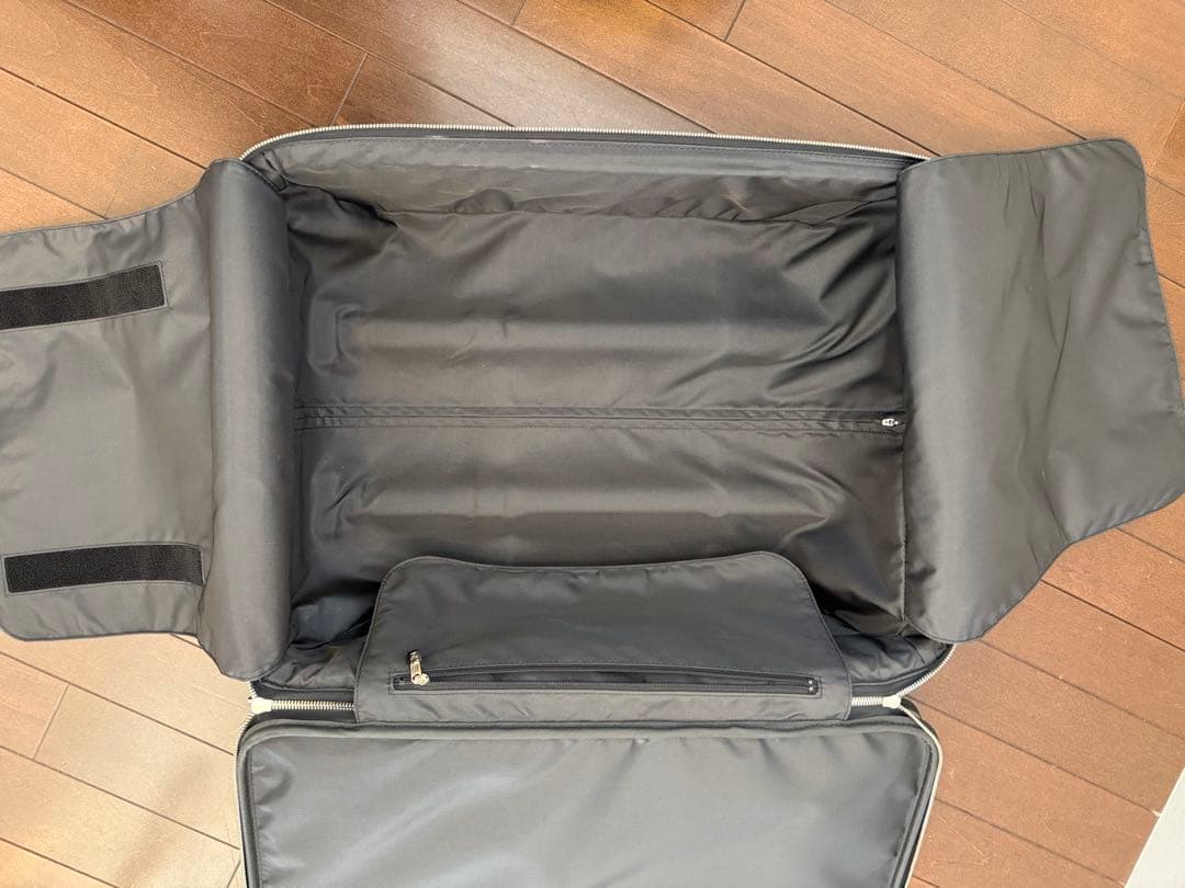 LOUIS VUITTON（ルイ・ヴィトン）キャリースーツケース