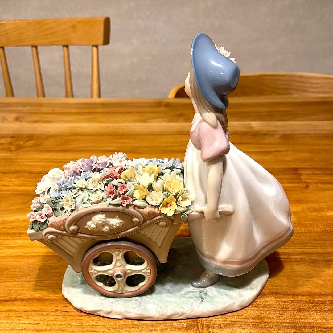 リヤドロ LLADRO 可愛いお花屋さん 女の子 フィギュリン 人形 インテリア