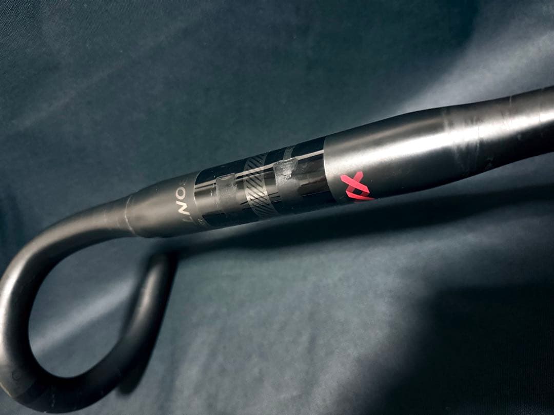 ボントレガーXXX VR-C カーボンハンドル クランプ痕、凹みあり