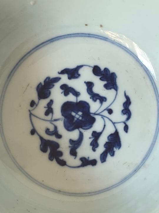 中国清時代青花纏枝蓮茶碗（大清乾隆年製）在銘　XG55-1