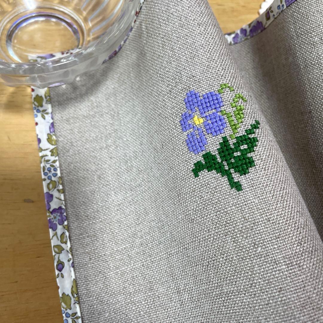 ◆専用ページ　すみれ刺繍タペストリーと がま口3点