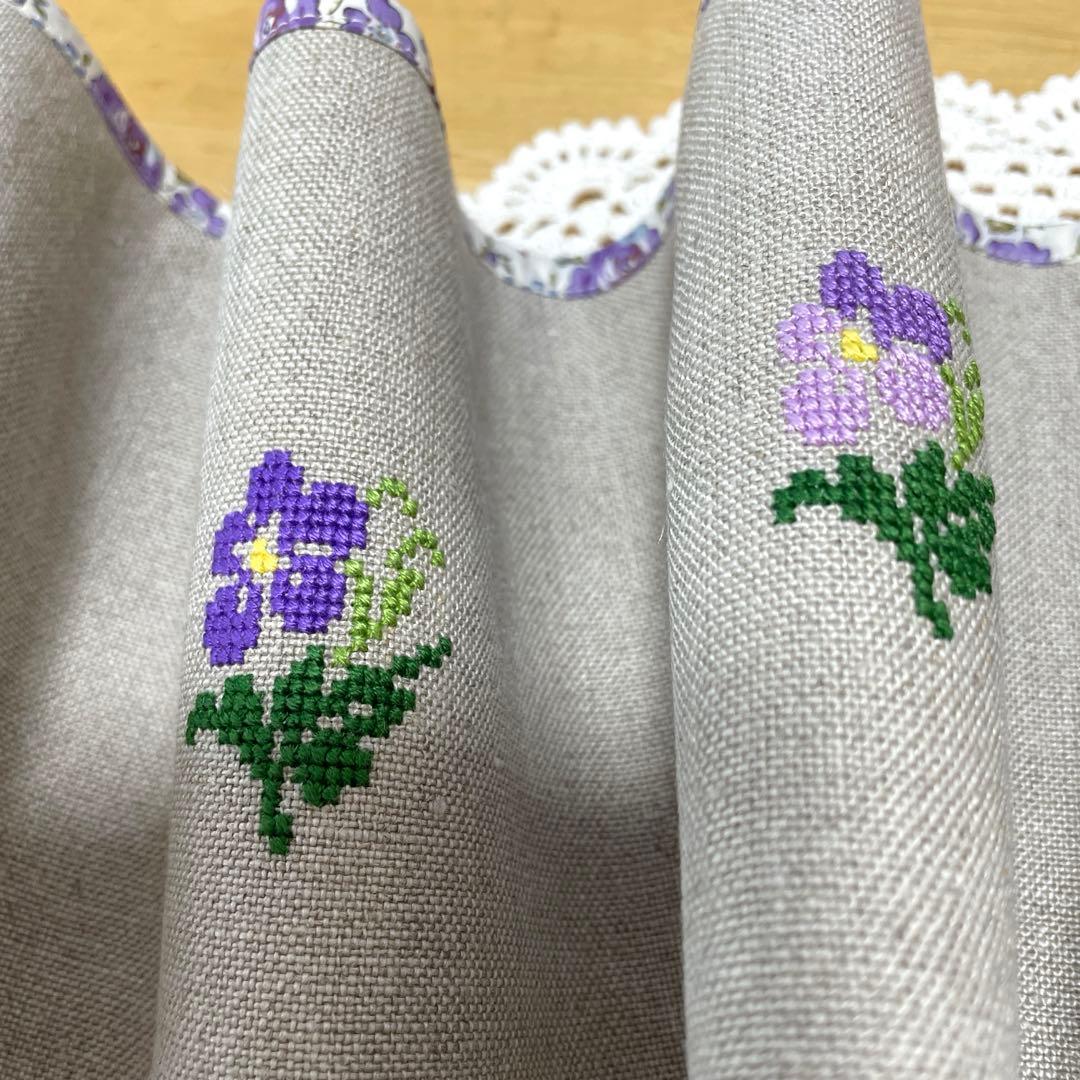 ◆専用ページ　すみれ刺繍タペストリーと がま口3点