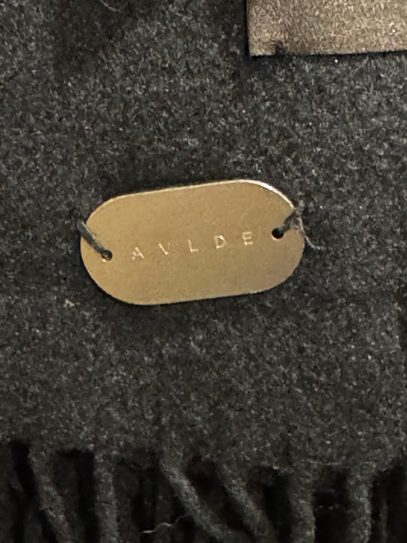 AVLDE マフラー ストール ブラック