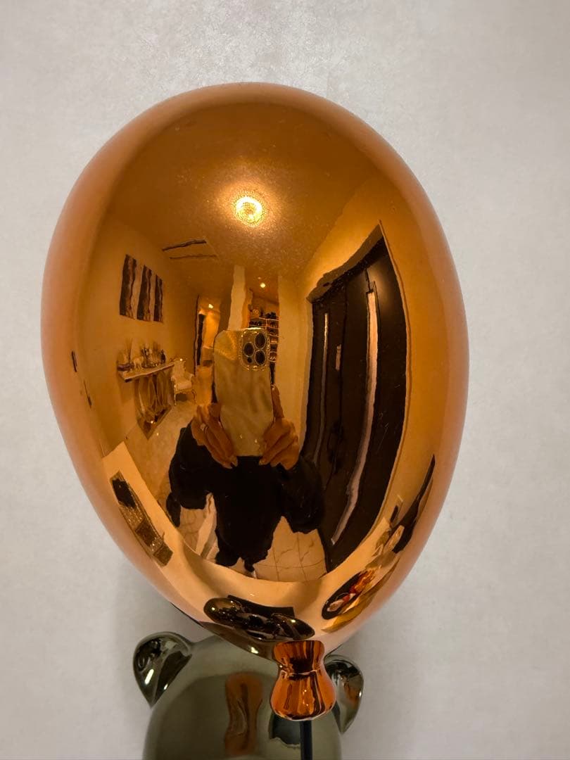 バルーンを抱えたクマの像 置物 オブジェ