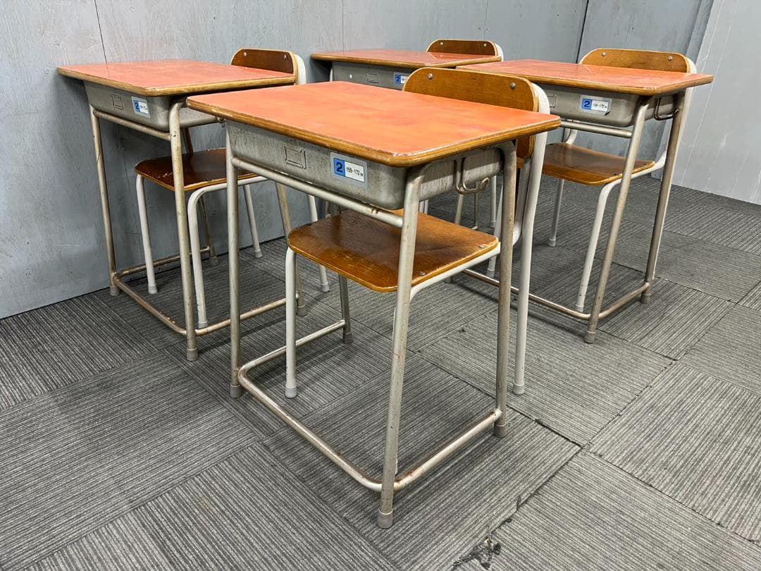 512◆格安配送地域あり◆ホウトク製◆学童机・椅子4組(旧JIS2号)学校学習塾