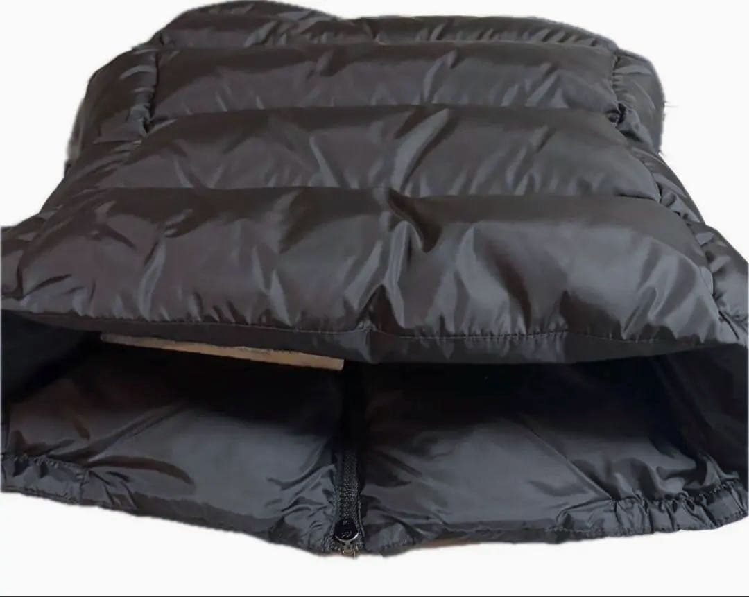 新品 未使用級 モンクレール サイズ1 ファー 黒 MONCLER ダウンベスト