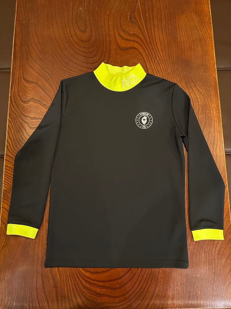 V12 モックネック　長袖シャツ サイズ2