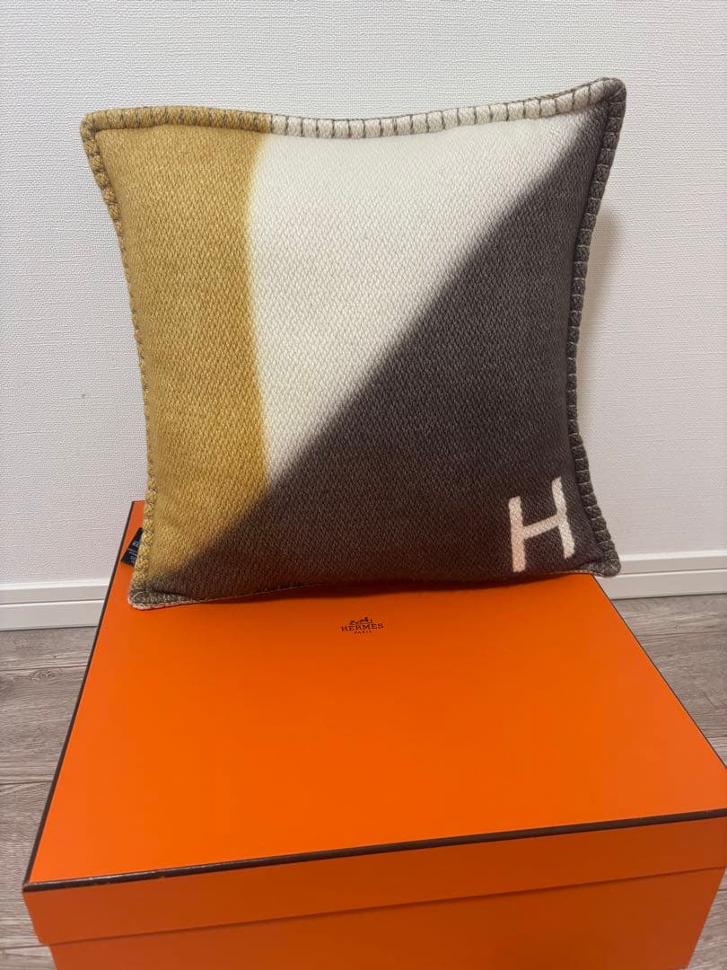 【美品】HERMES エルメス H ピタゴラス カシミア100％