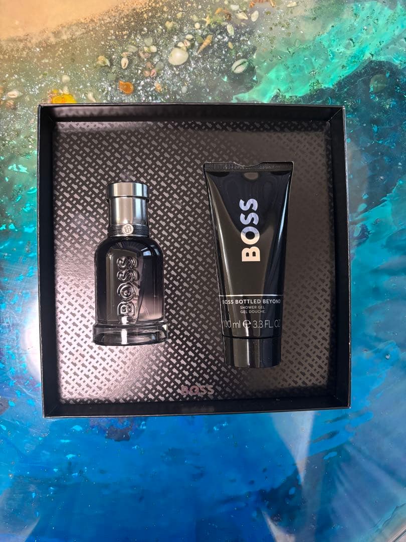 BOSS BOTTLED BEYOND 香水&シャワージェルギフトセット
