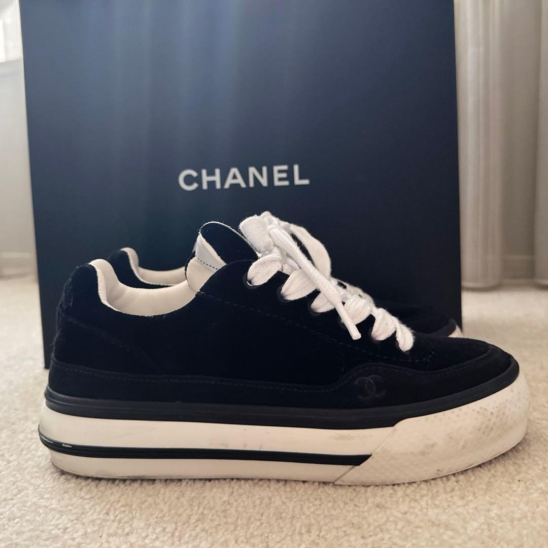 CARAMEL！シャネル　スニーカー　スエード　ロゴ　35サイズ