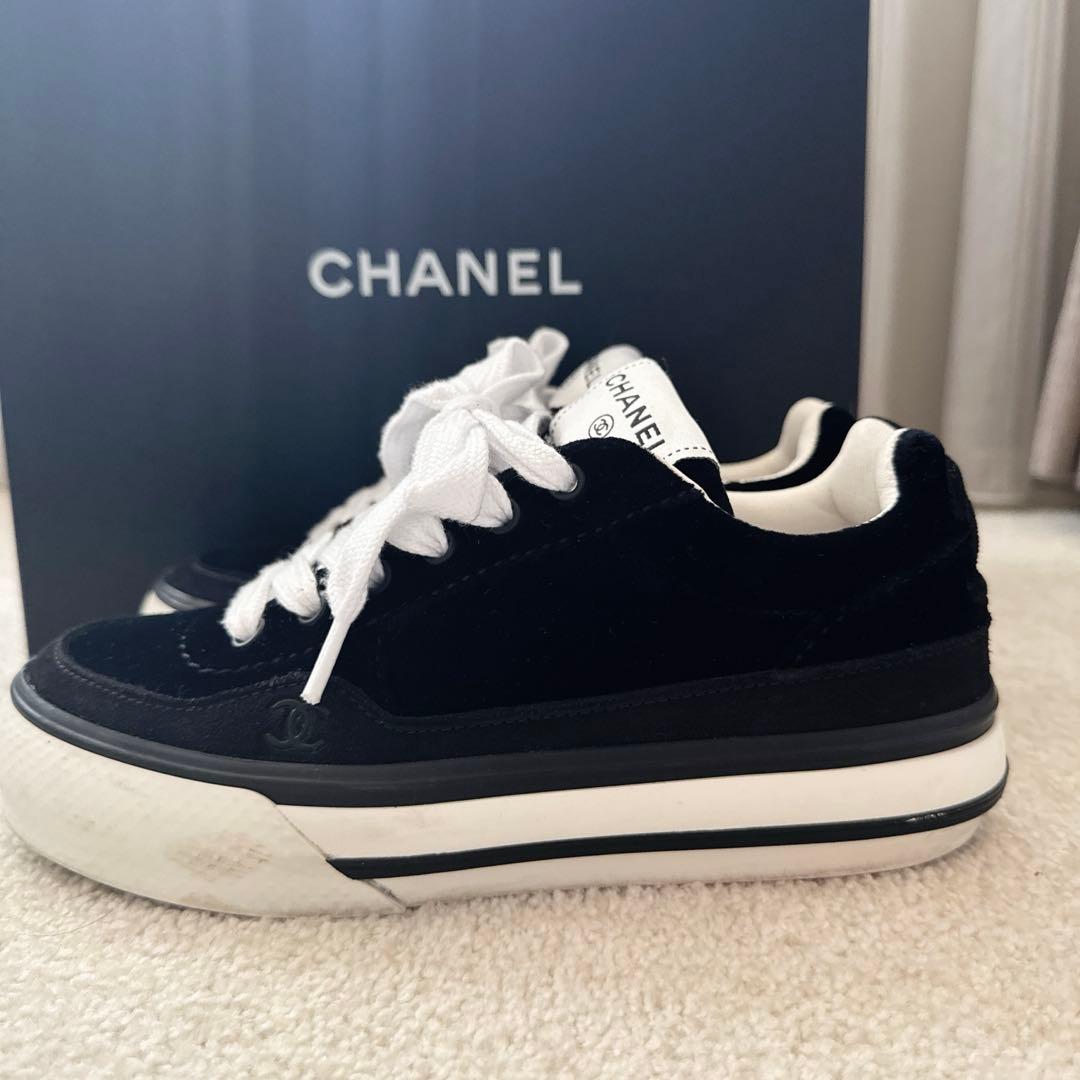 CARAMEL！シャネル　スニーカー　スエード　ロゴ　35サイズ