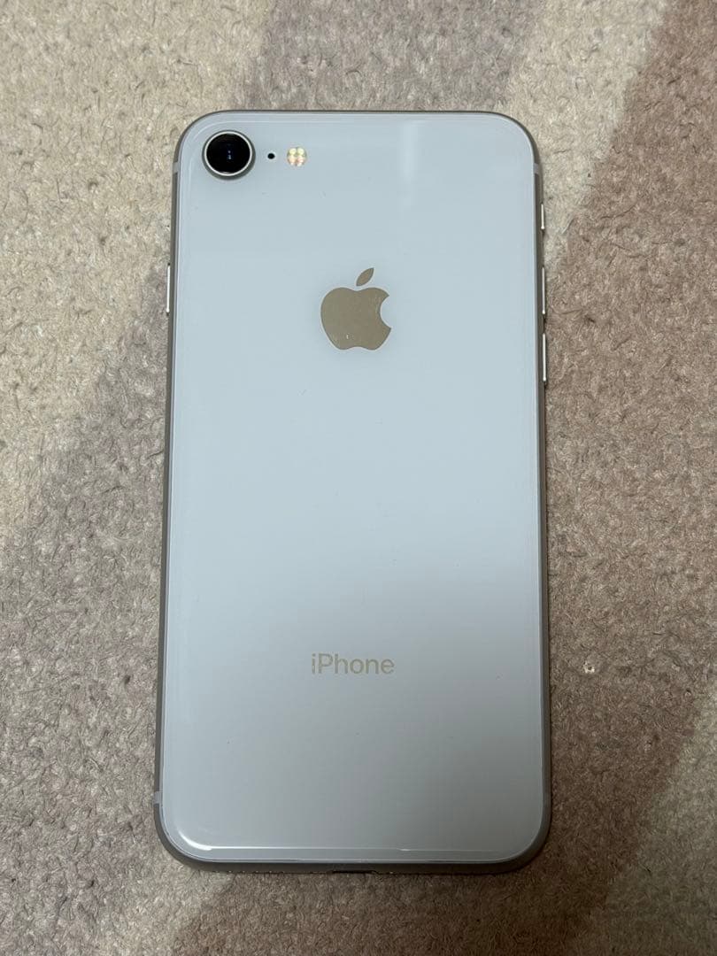 Apple iPhone 8 64GB シルバー