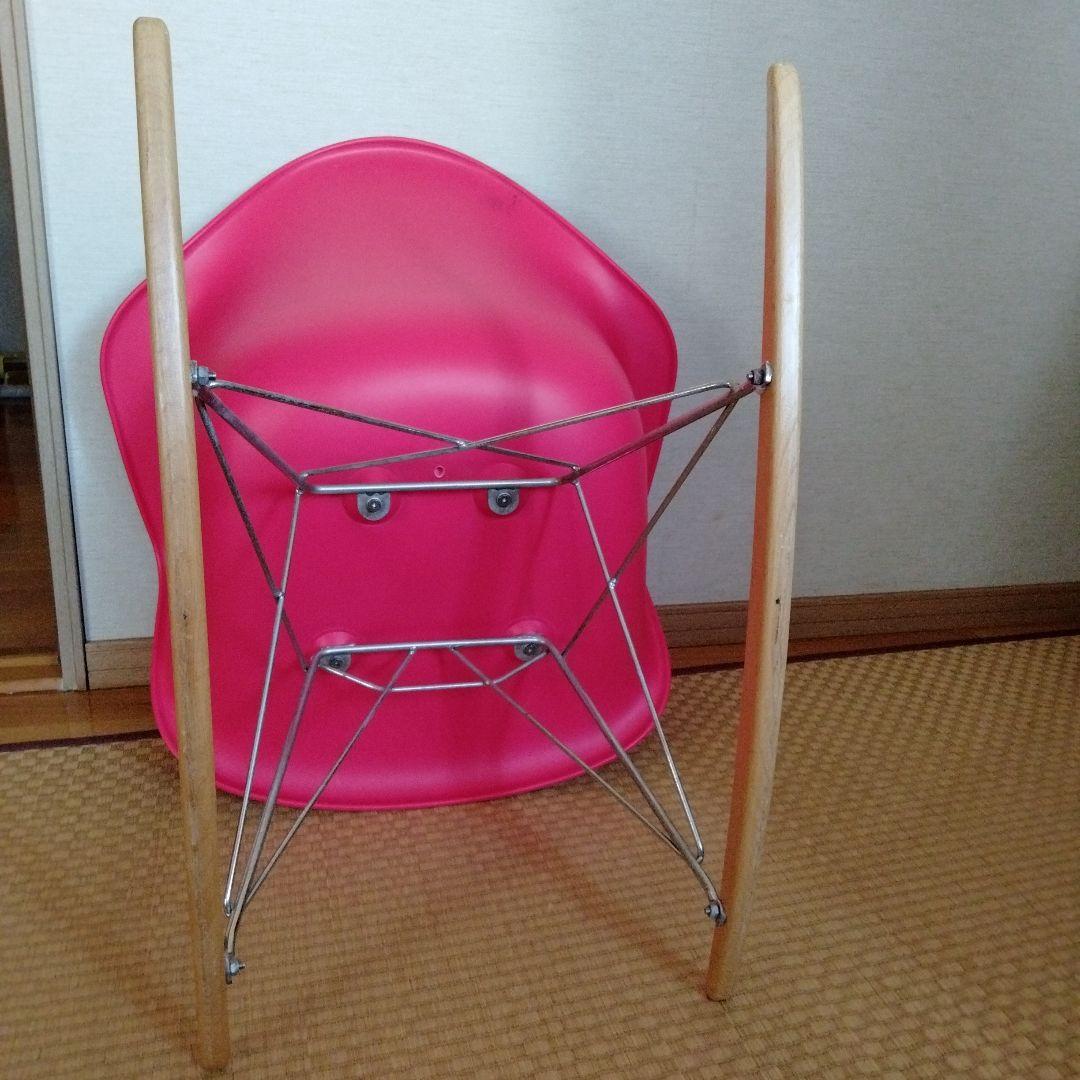 イームズチェア　ロッキングチェアー　ユラユラ揺れる椅子　シェル　木製　赤　北欧