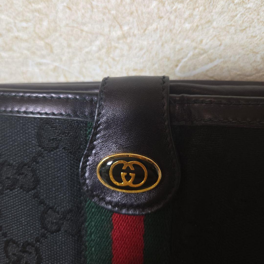 GUCCI ブラック GGパターン 二つ折り財布