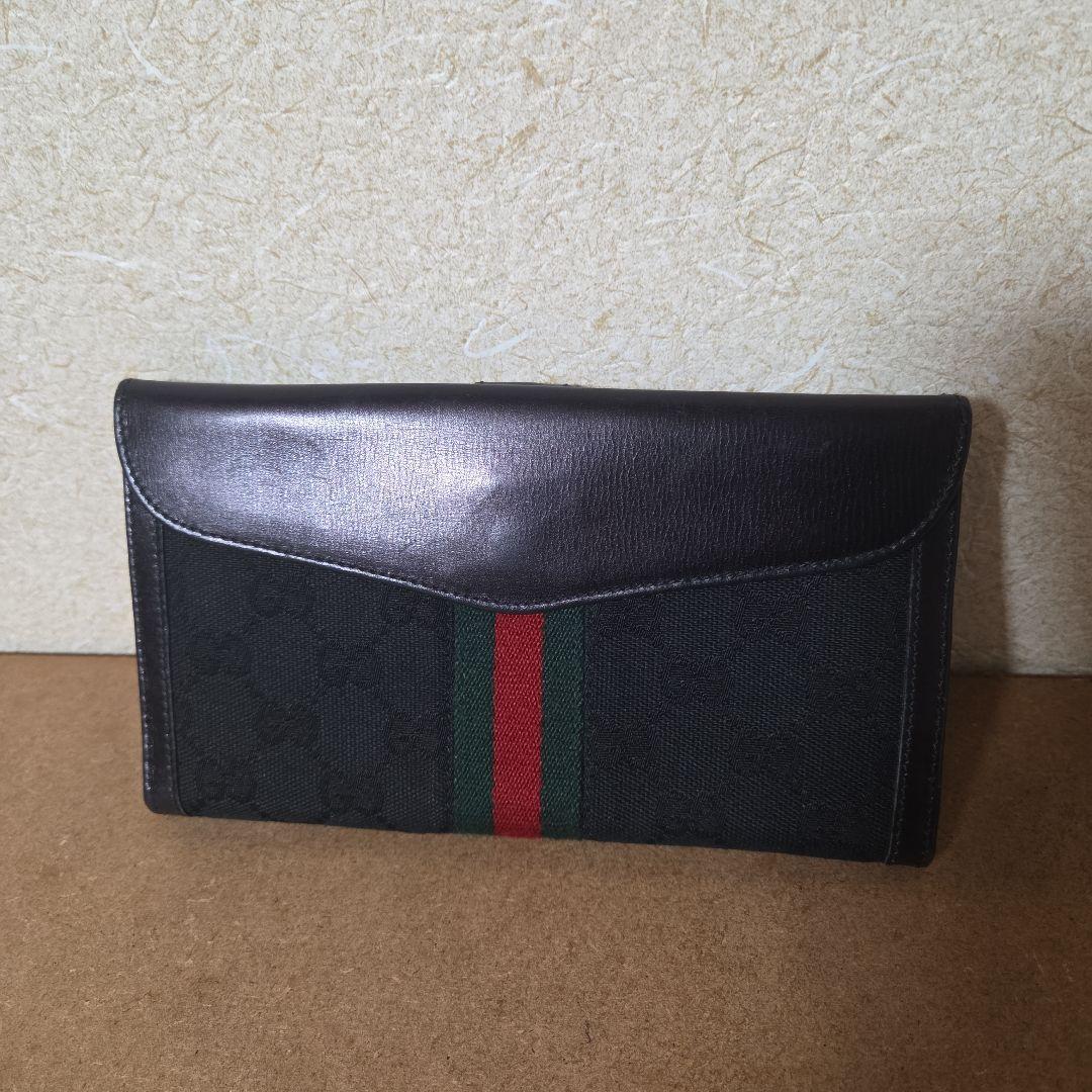 GUCCI ブラック GGパターン 二つ折り財布