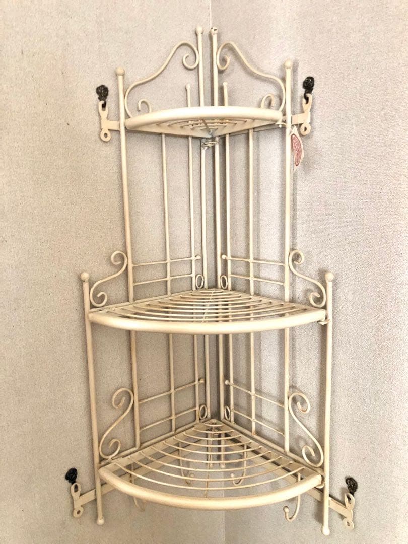 アンティーク風コーナーシェルフ　敷物付き