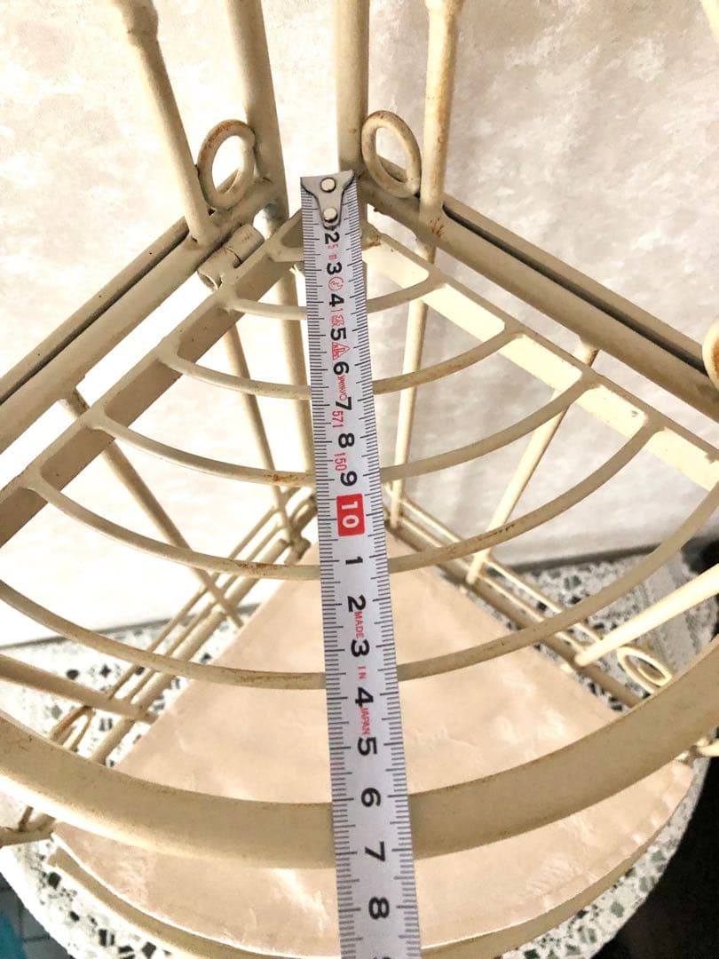 アンティーク風コーナーシェルフ　敷物付き