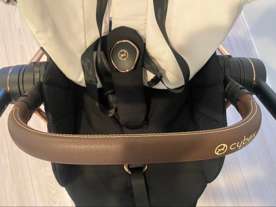 サイベックスミオス　ホワイトシートカバー ローズゴールドフレーム ベビーカー