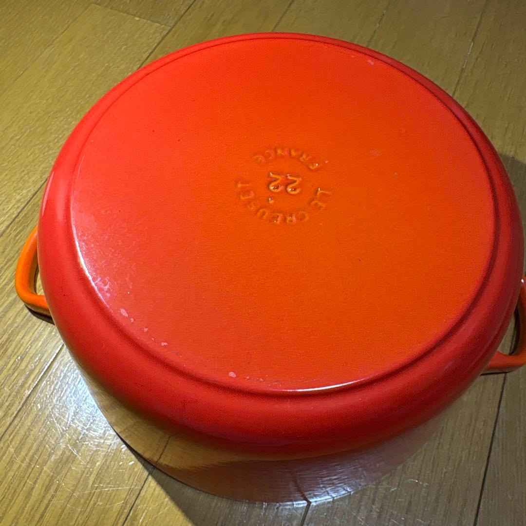 ほぼ新品 ル・クルーゼ ココット 22cm オレンジ 美品