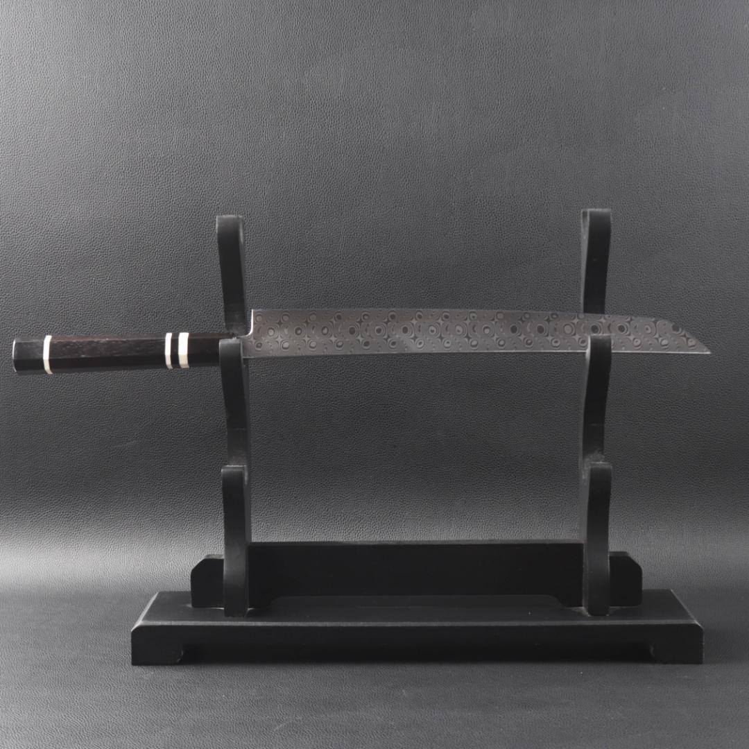 10082ダマスカス 先丸包丁 尺 海流紋 105層 黒檀黒水牛角白三本巻八角柄