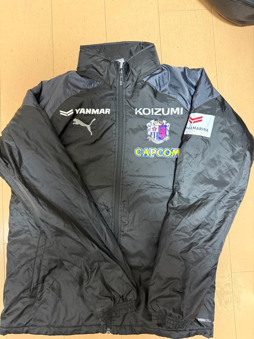 セレッソ大阪　ウォーマー黒