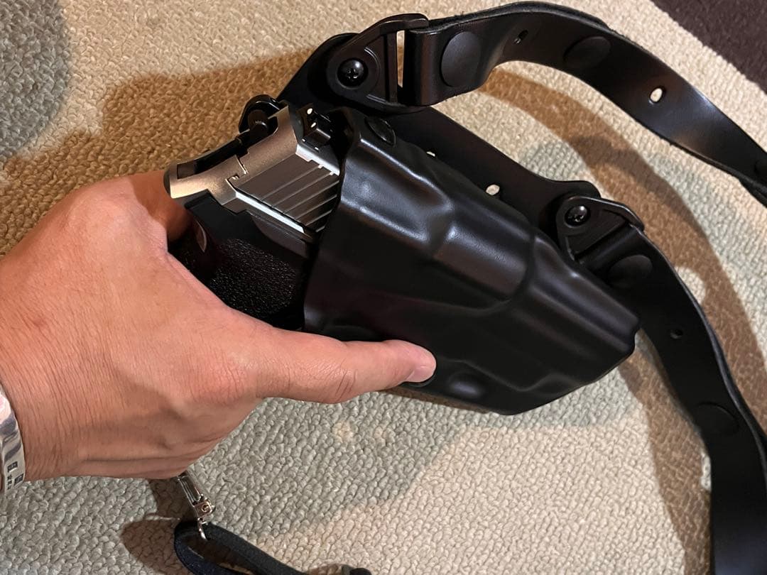 ★サファリランド★ショルダーホルスター P226用