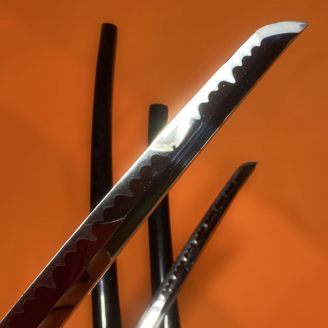 模造刀大小２本セット(下緒無し) 黒柄 波図透し丸鍔 黒呂鞘