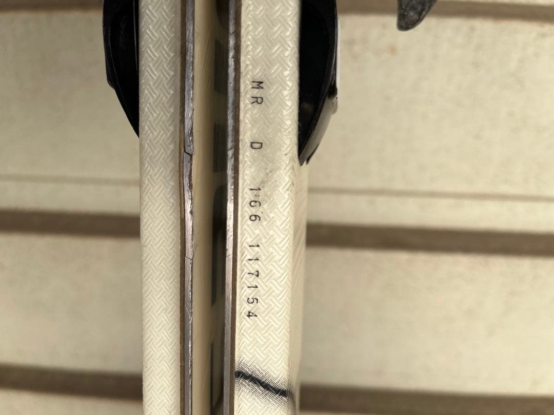 ジ*ン様 IDone スキー 板 白黒デザイン