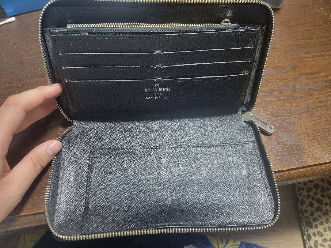 A*4様 LOUIS VUITTON　ジッピーウォレット・ヴェルティカル