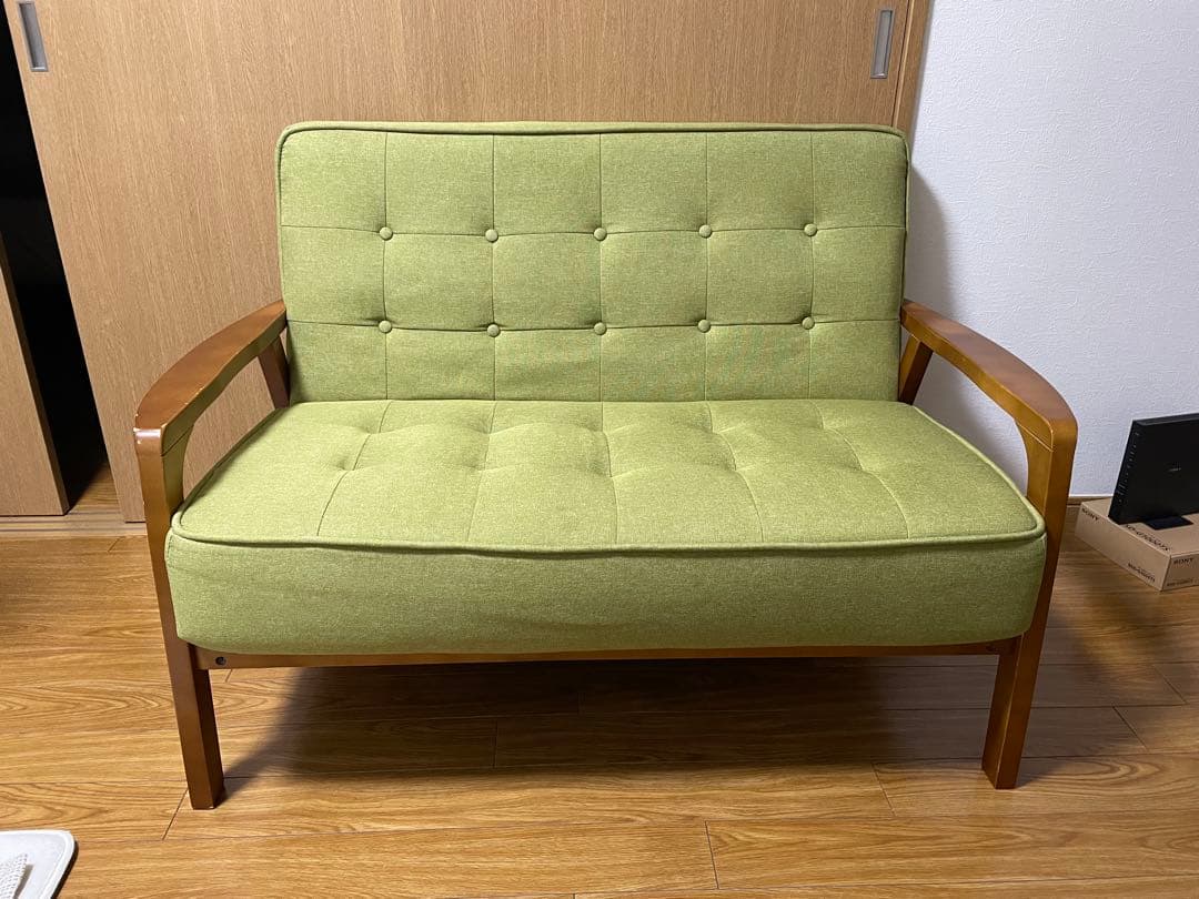 緑色のモダンソファ