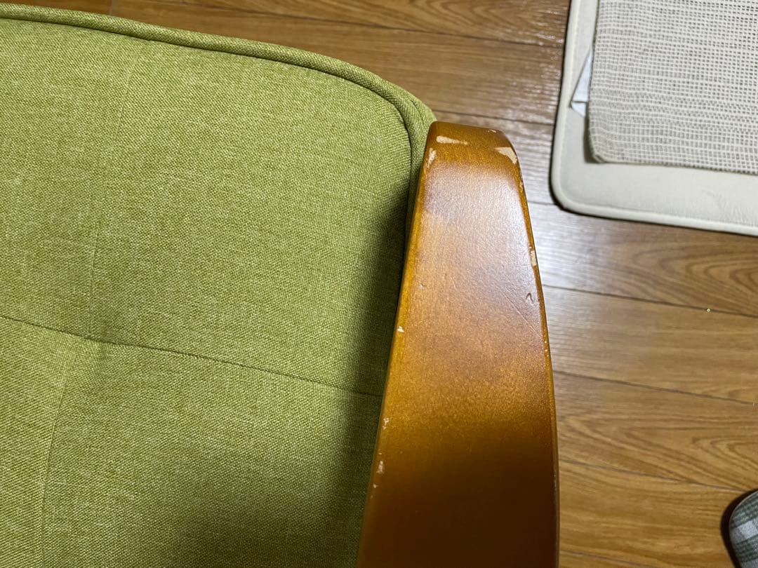 緑色のモダンソファ