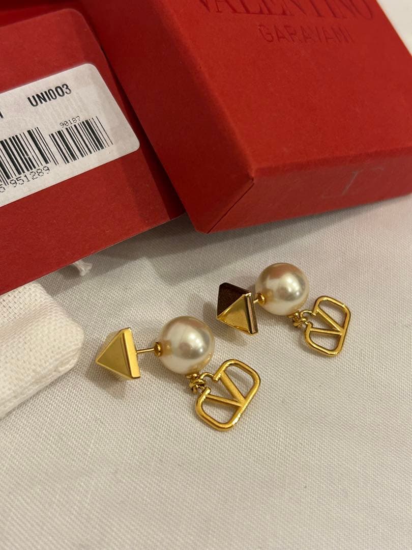 VALENTINO ヴァレンティノ　パールピアス