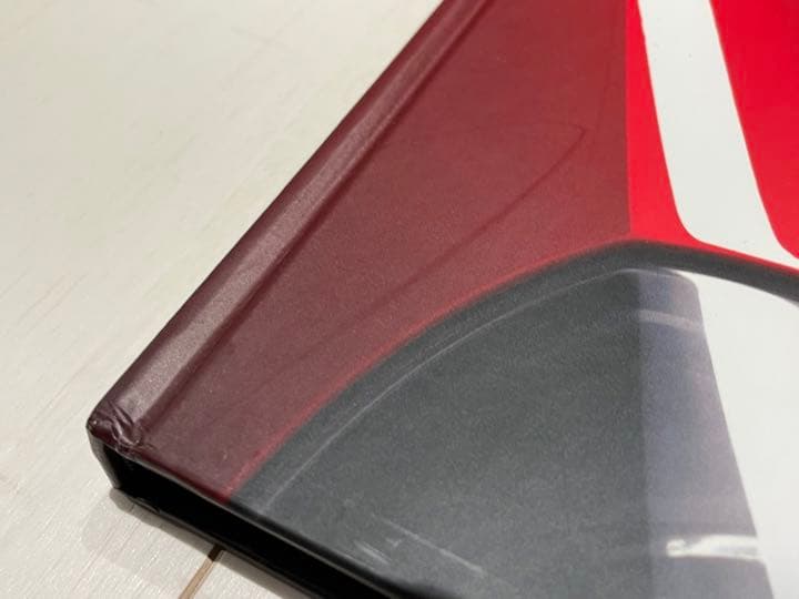 希少！！ アルファロメオ8C コンペティツィオーネ 大判ハードカバー正規カタログ