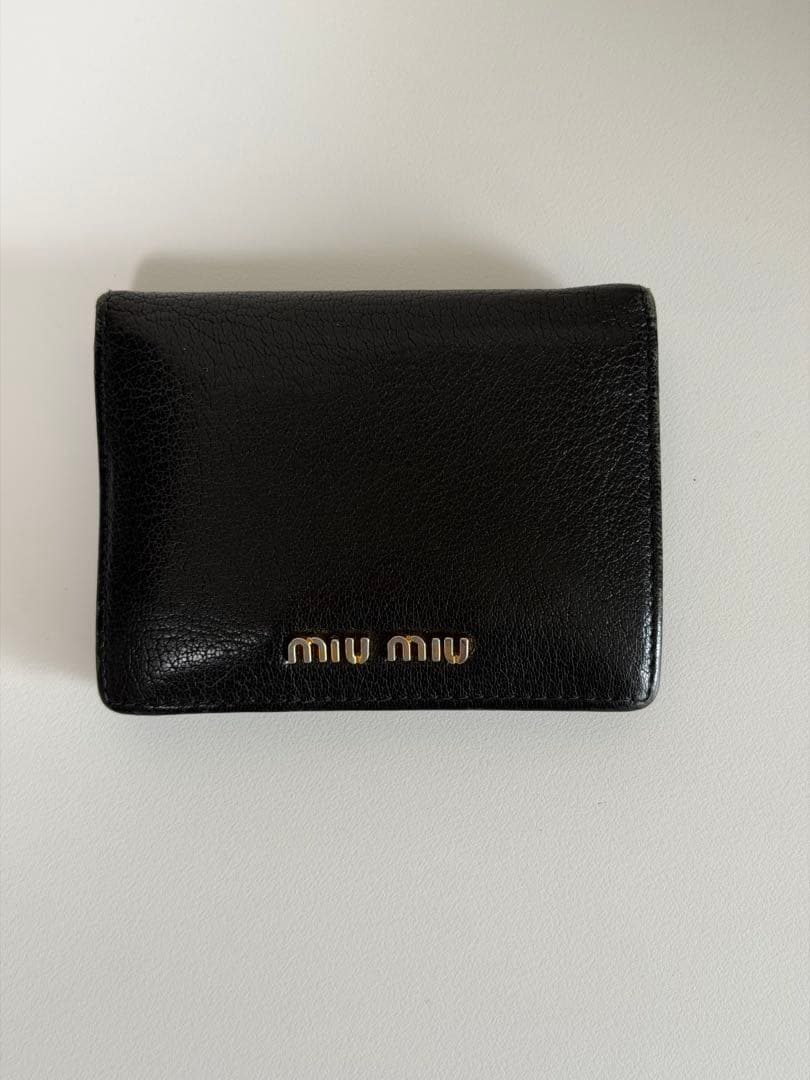 H*.様 MIU MIU ブラックレザー 二つ折り財布 美品