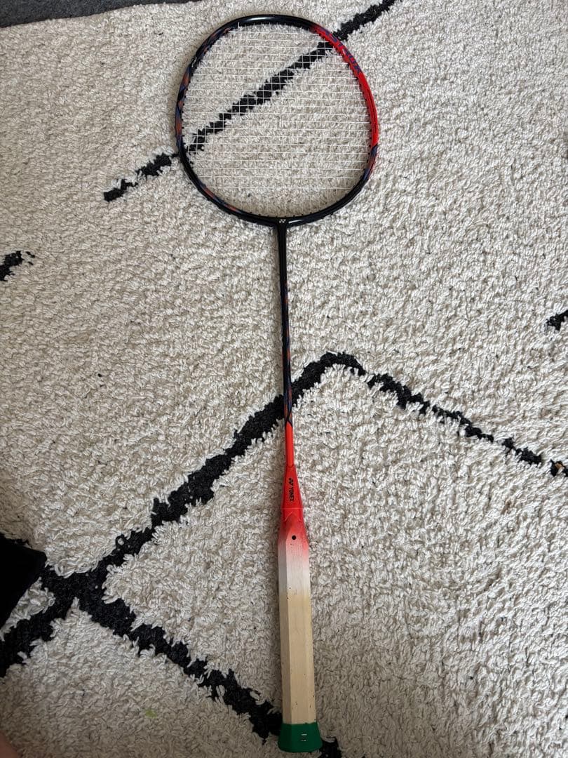 ヨネックス アストロクス77pro 4UG5