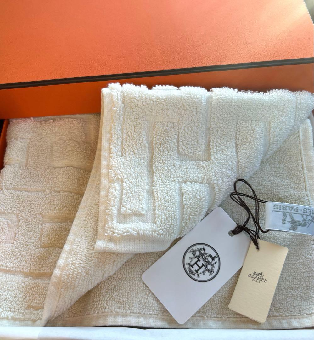 HERMES❤︎ ゲストタオル（ベージュ）