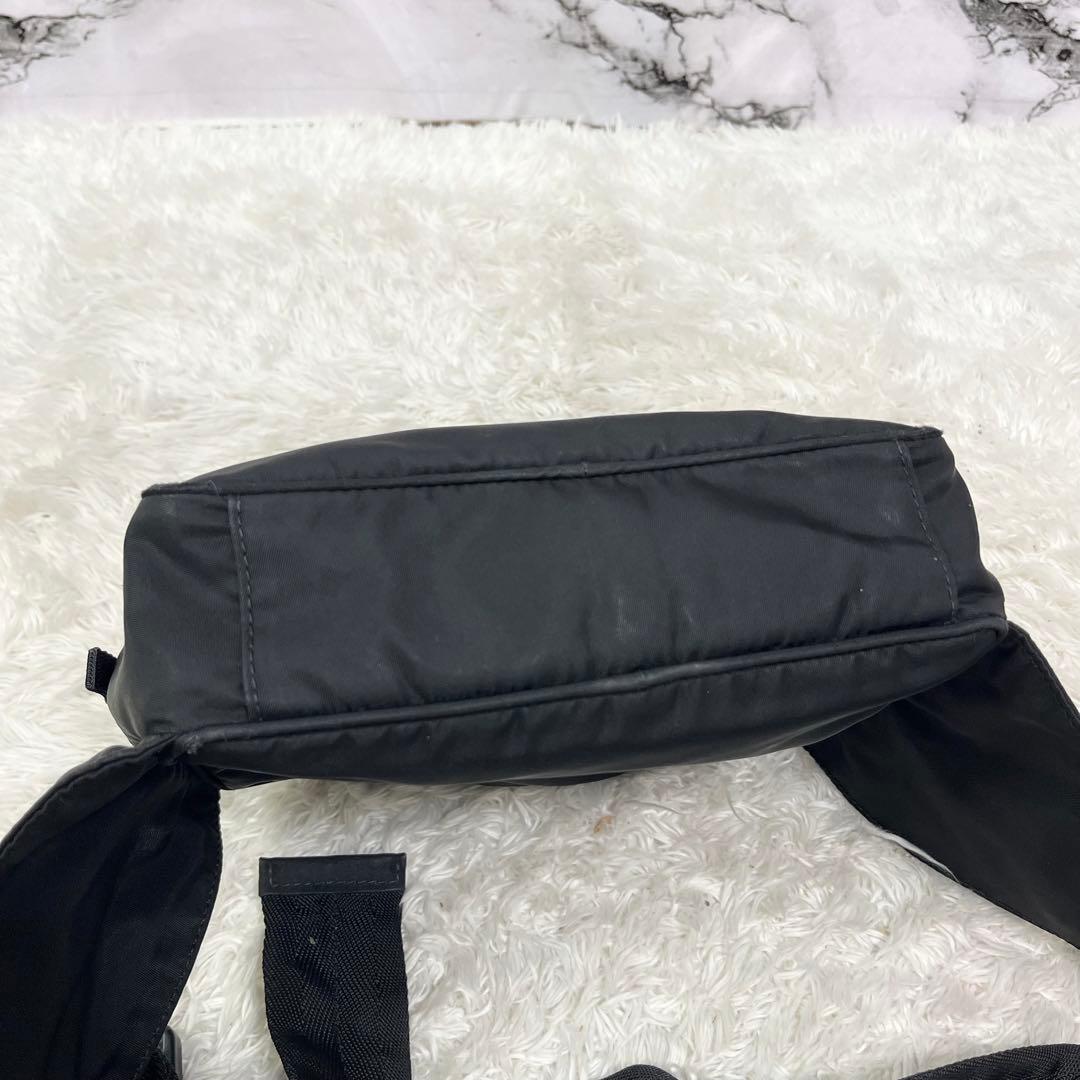 PRADA ブラック ボディバッグ ウエストポーチ
