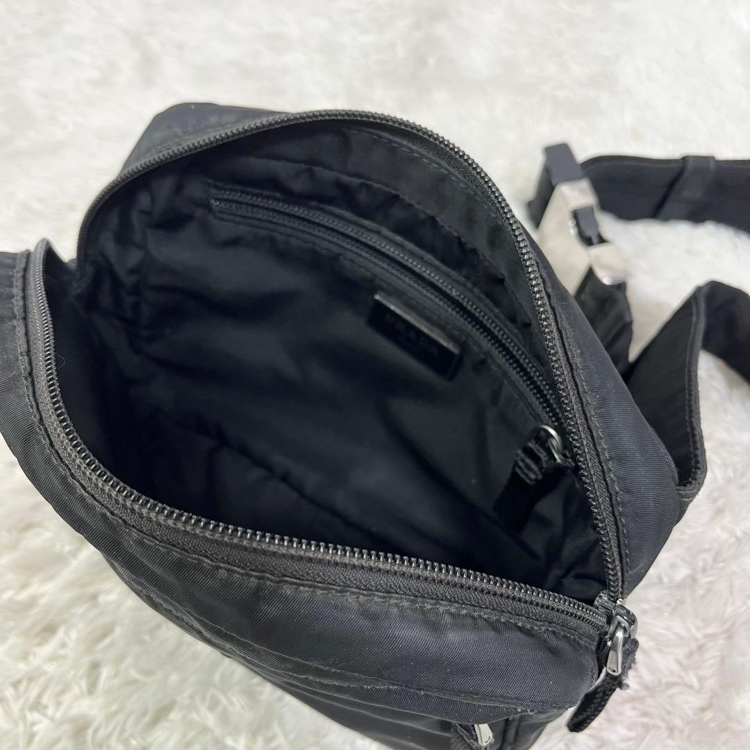 PRADA ブラック ボディバッグ ウエストポーチ