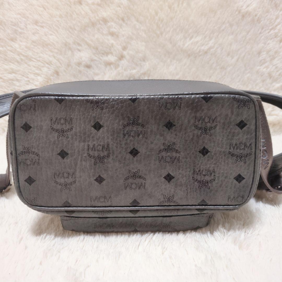 【あ】MCM リュックサック ヴィセトス スタッズ レザー グレー 地雷系