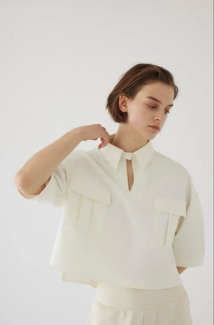 RIM.ARK ネック デザイン ボックス トップス ブラウス 半袖　ホワイト