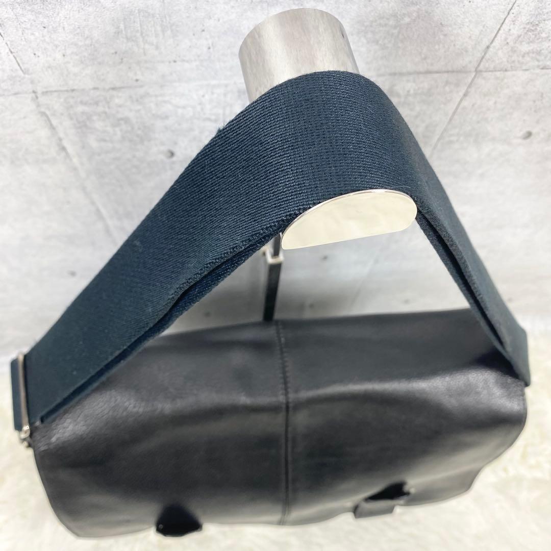 TOD’S トッズ　ショルダー　メッセンジャー　バッグ　A4 シボ革　ブラック