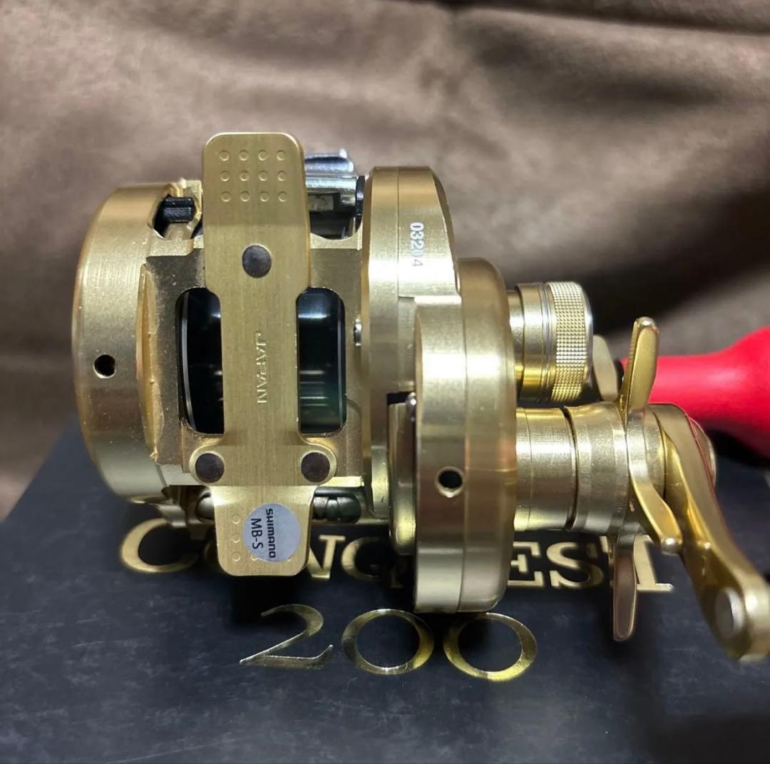 シマノ 14 カルカッタコンクエスト 200 ノーマルギヤ 右ハンドル 美品